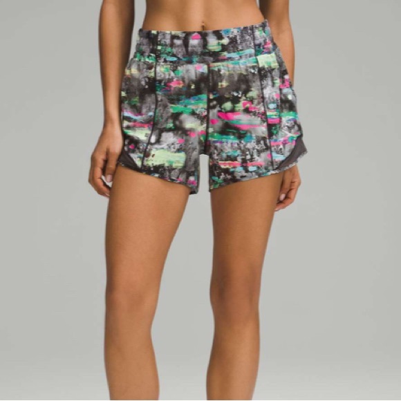 Lululemon Athletica Hottie Hots 4” Athletic Shorts size 8 - Picture 1 of 10